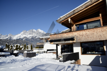 Alpiner Stil & höchster Komfort: Chalet mit traumhaftem Bergblick & Pool, 6380 St. Johann in Tirol, Einfamilienhaus